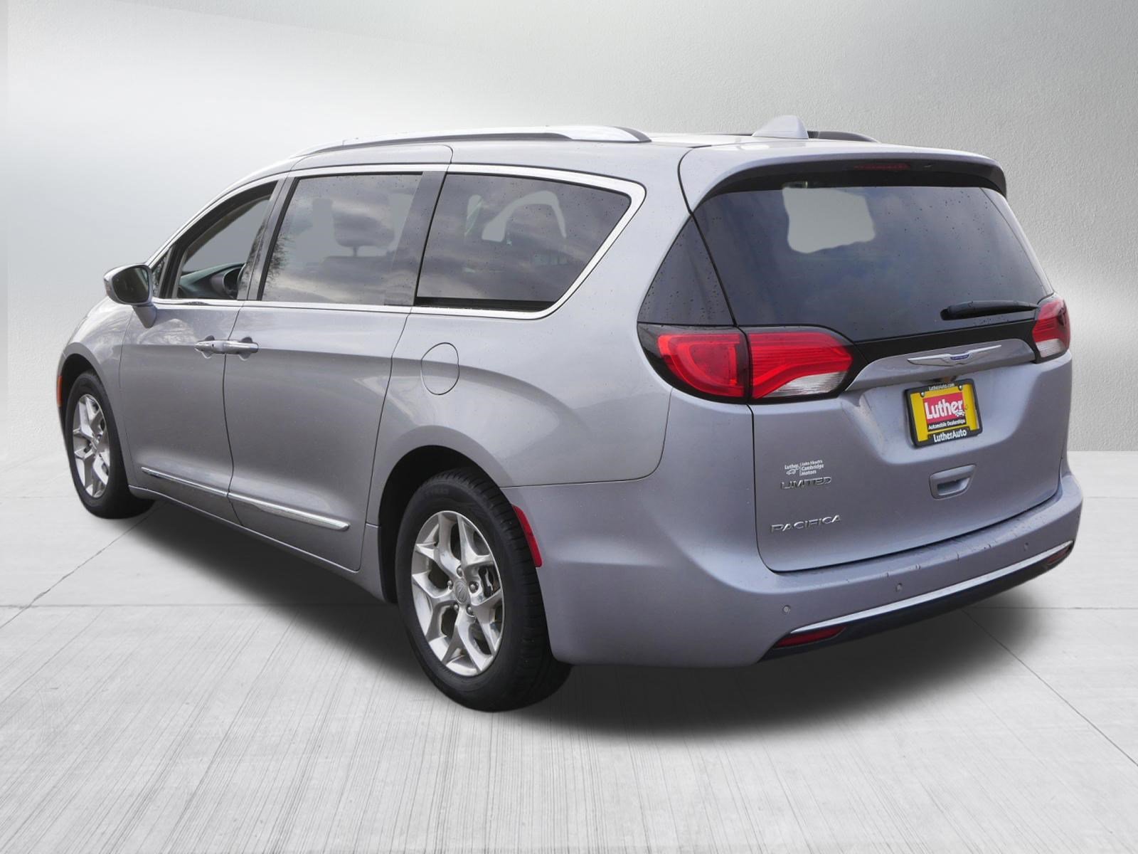 Used 2018 Chrysler Pacifica Limited FWD image 5