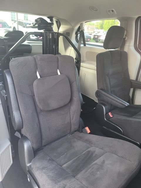 Used 2014 Dodge Grand Caravan SXT FWD image 15