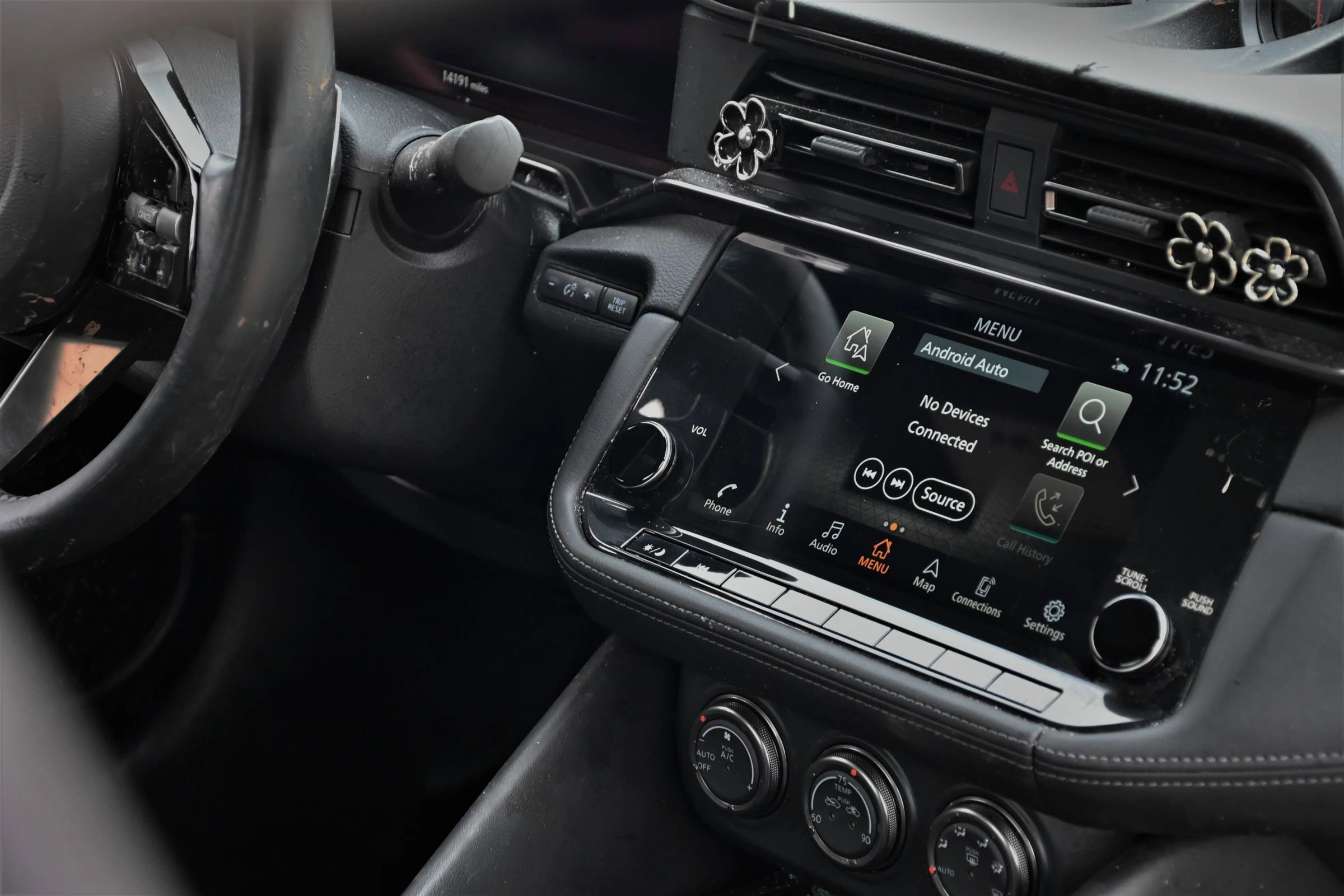 Used 2023 Nissan Z Performance Coupe 2D w/ Floor Mat Package (L93) image 9