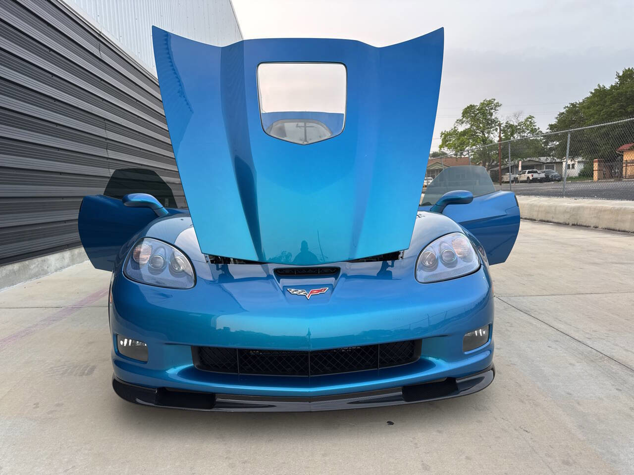 Used 2009 Chevrolet Corvette ZR1 w/ Preferred Equipment Group RWD image 28