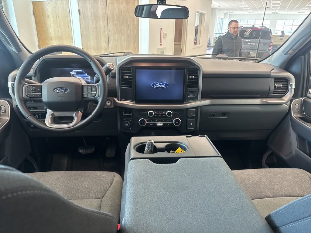 Used 2025 Ford F150 XLT w/ Equipment Group 301A Standard image 13