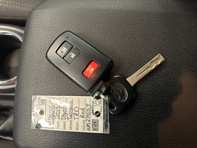 Used 2019 Toyota Tacoma TRD Sport image 33