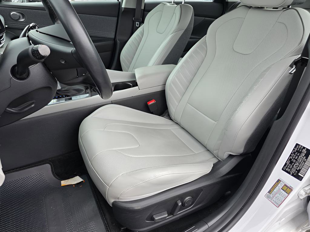 Used 2023 Hyundai Elantra Limited w/ Cargo Package image 19