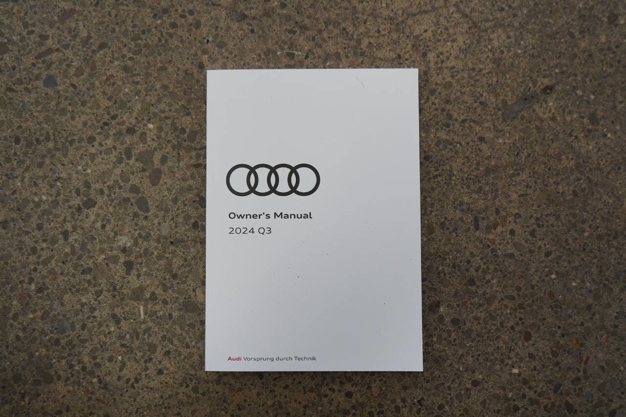 Used 2024 Audi Q3 2.0T Premium Plus w/ Premium Plus Package image 96