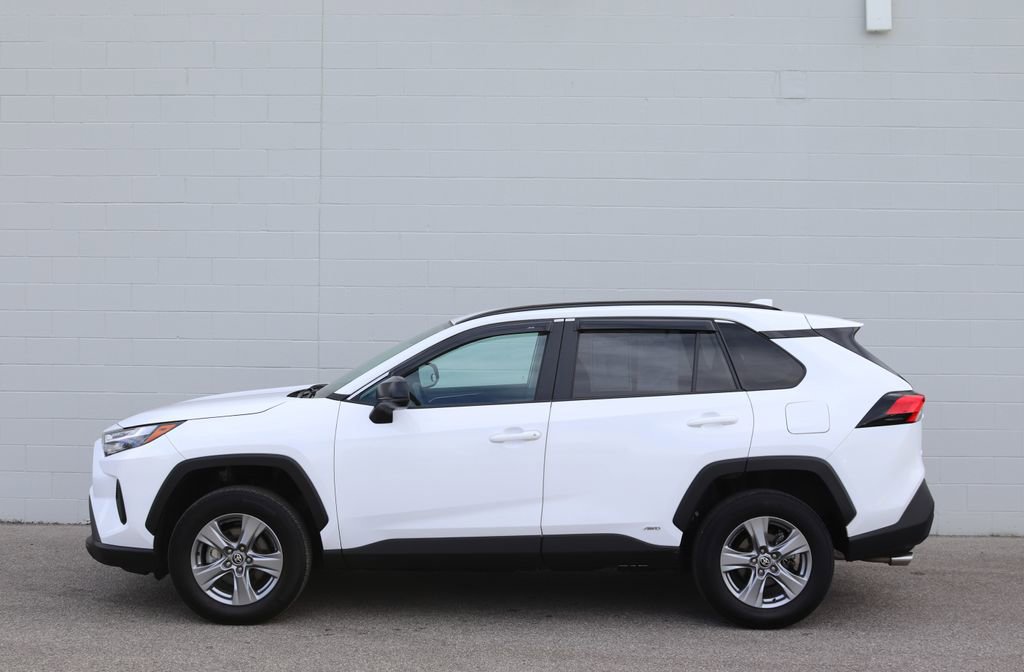 Used 2025 Toyota RAV4 LE AWD/4WD image 26