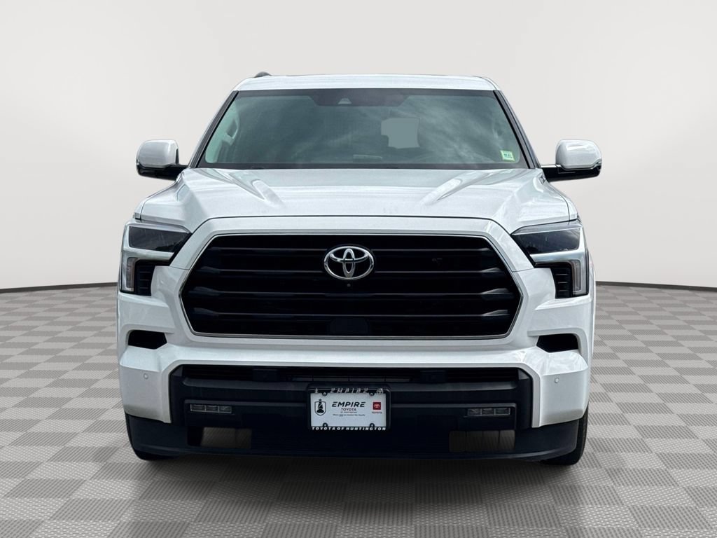 Used 2023 Toyota Sequoia SR5 w/ TRD Sport Package AWD/4WD video 2