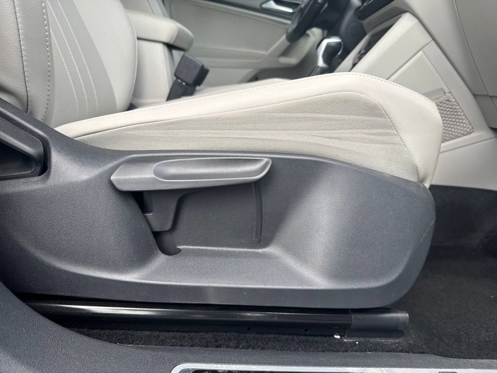 Used 2024 Volkswagen Tiguan SE R-Line AWD/4WD image 67