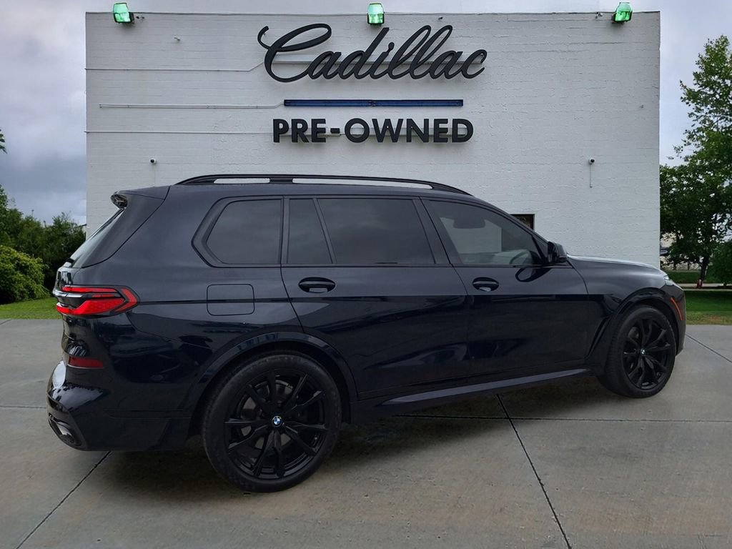 Used 2023 BMW X7 xDrive40i w/ M Sport Package AWD/4WD image 3
