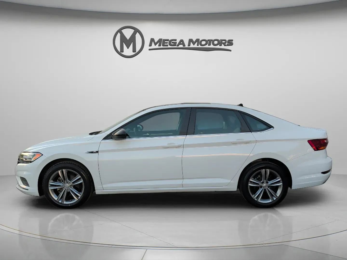 Used 2019 Volkswagen Jetta R-Line FWD image 3