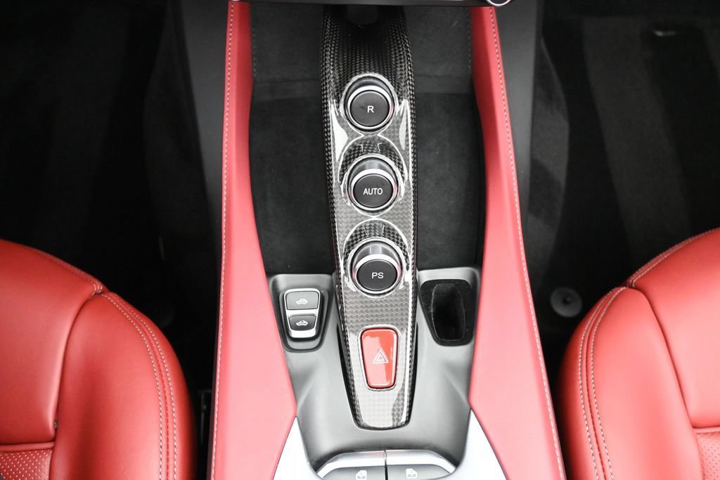 Used 2020 Ferrari Portofino RWD image 25