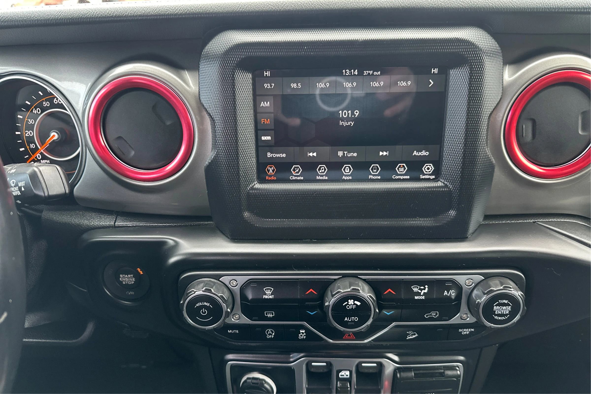 Used 2020 Jeep Wrangler Unlimited Sahara image 21