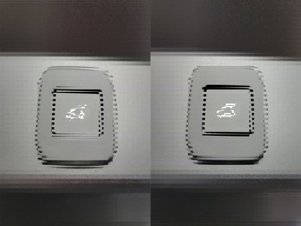 New 2025 Land Rover Range Rover Sport SE image 31