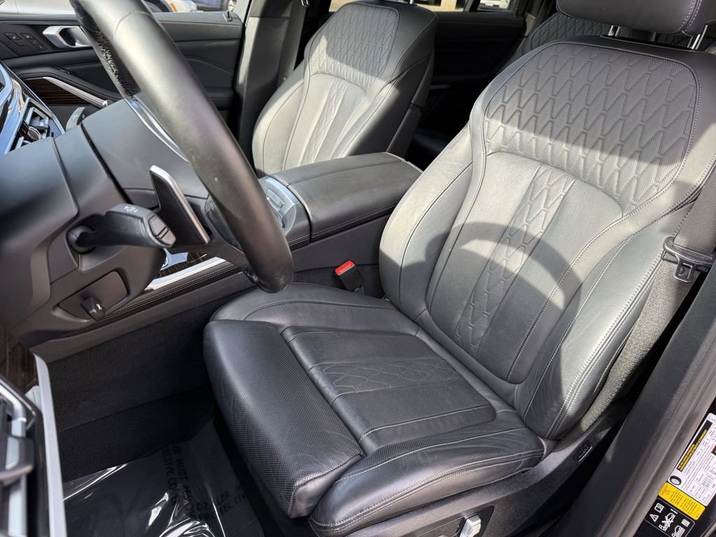 Used 2021 BMW X7 M50i w/ Cold Weather Package image 35