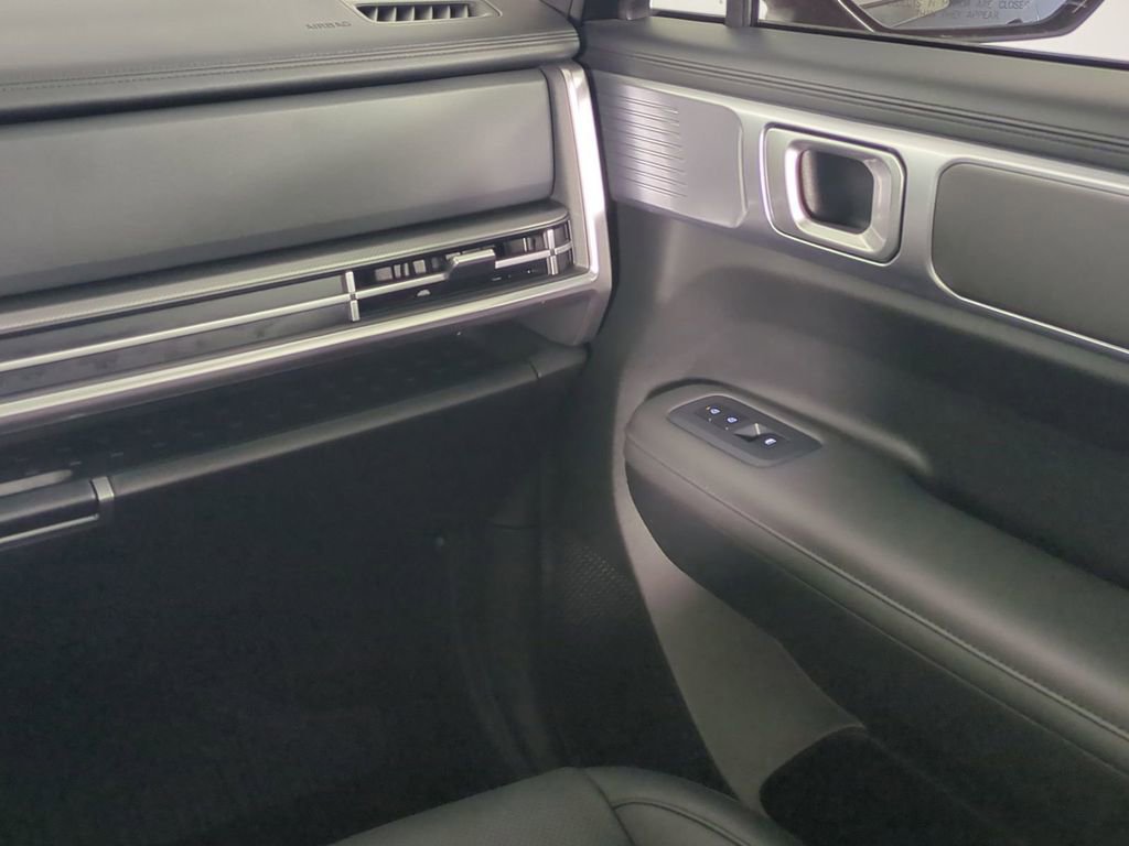 Certified 2025 Hyundai Santa Fe SEL image 21