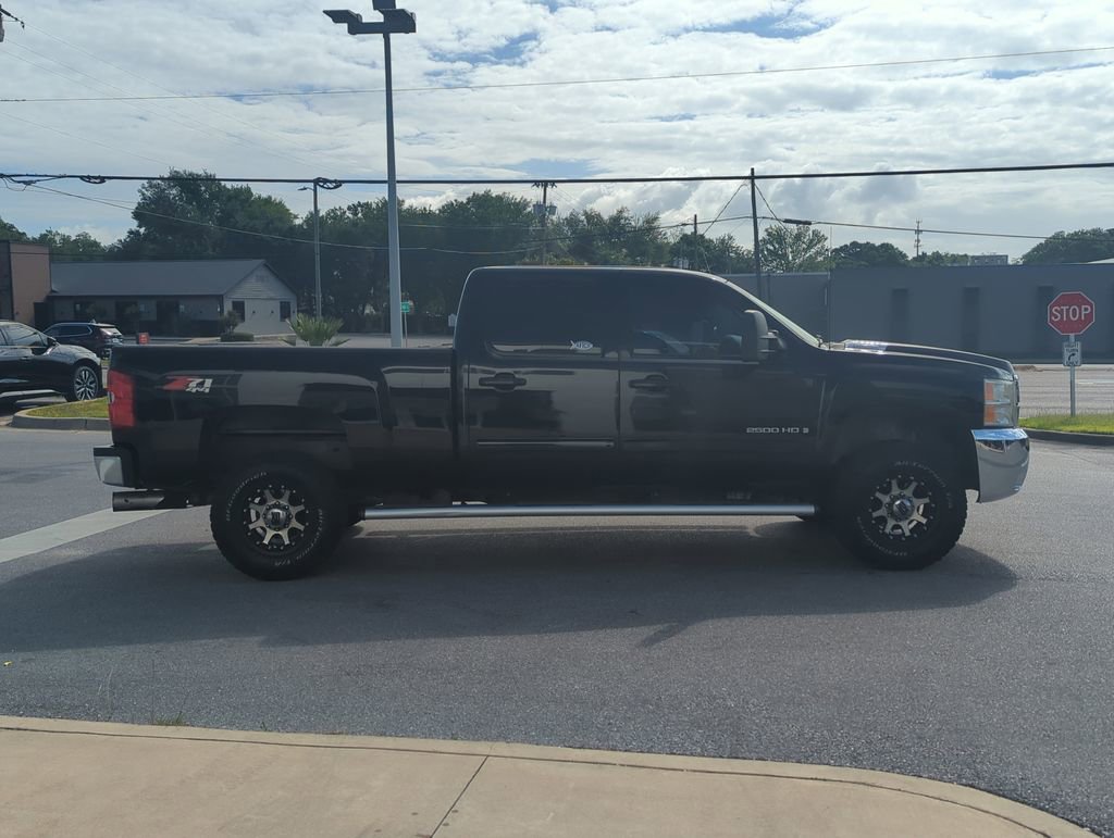 Used 2009 Chevrolet Silverado 2500 LTZ w/ Suspension Package, Off-Road image 8