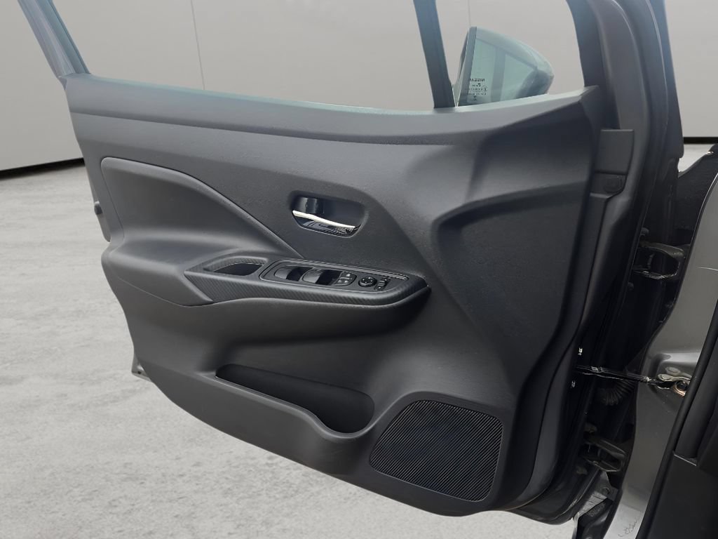 Used 2025 Nissan Versa SV FWD image 14