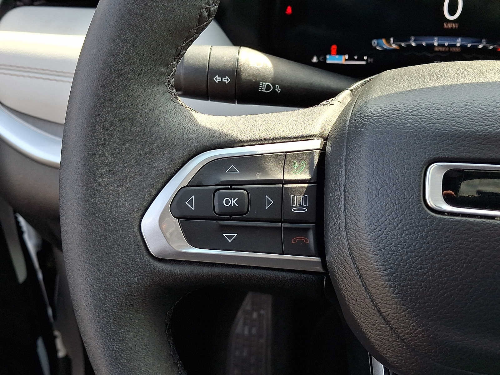Certified 2025 Jeep Compass Limited w/ Elite Group AWD/4WD image 24