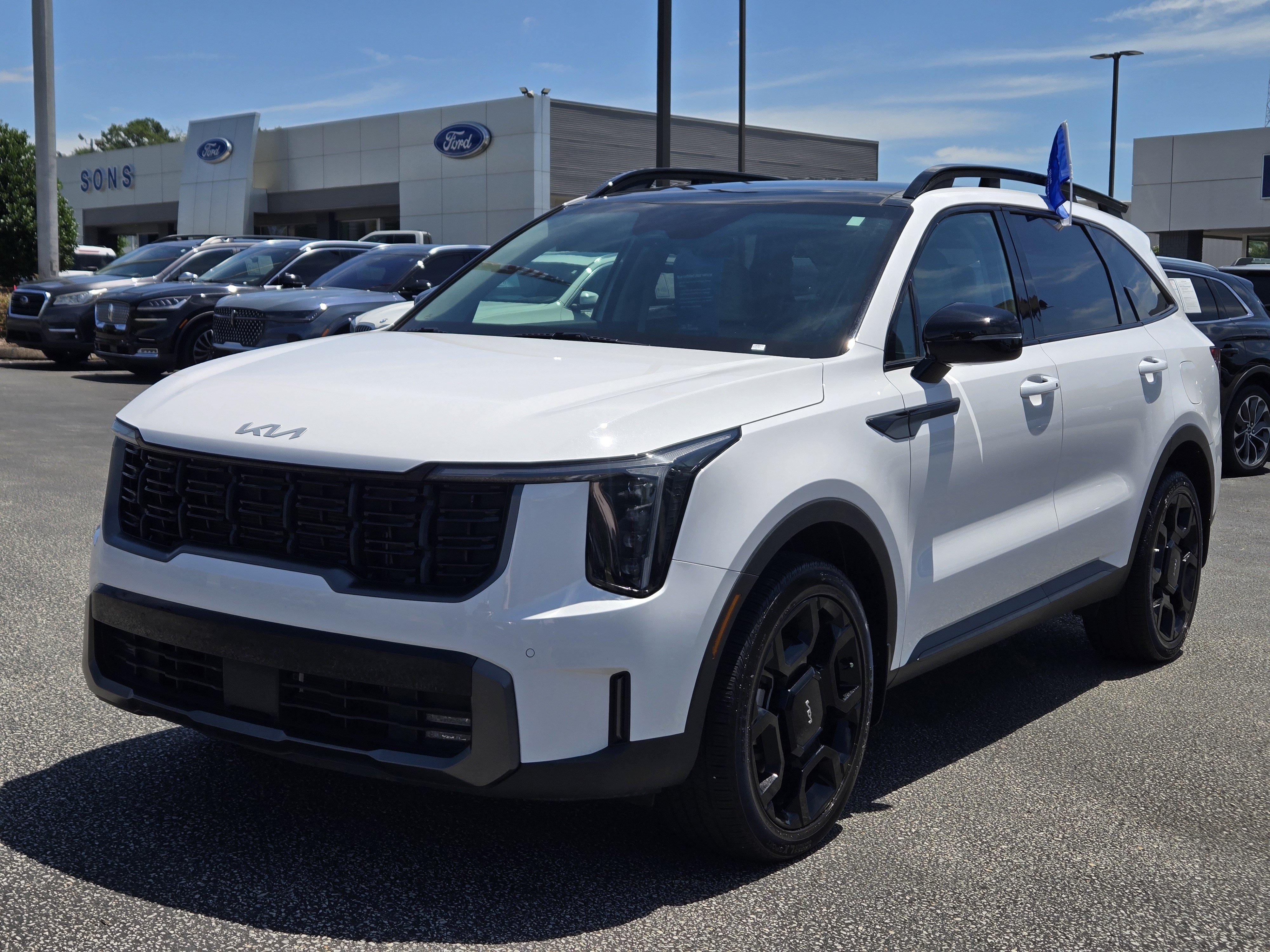Used 2024 Kia Sorento X-Line EX AWD/4WD image 2