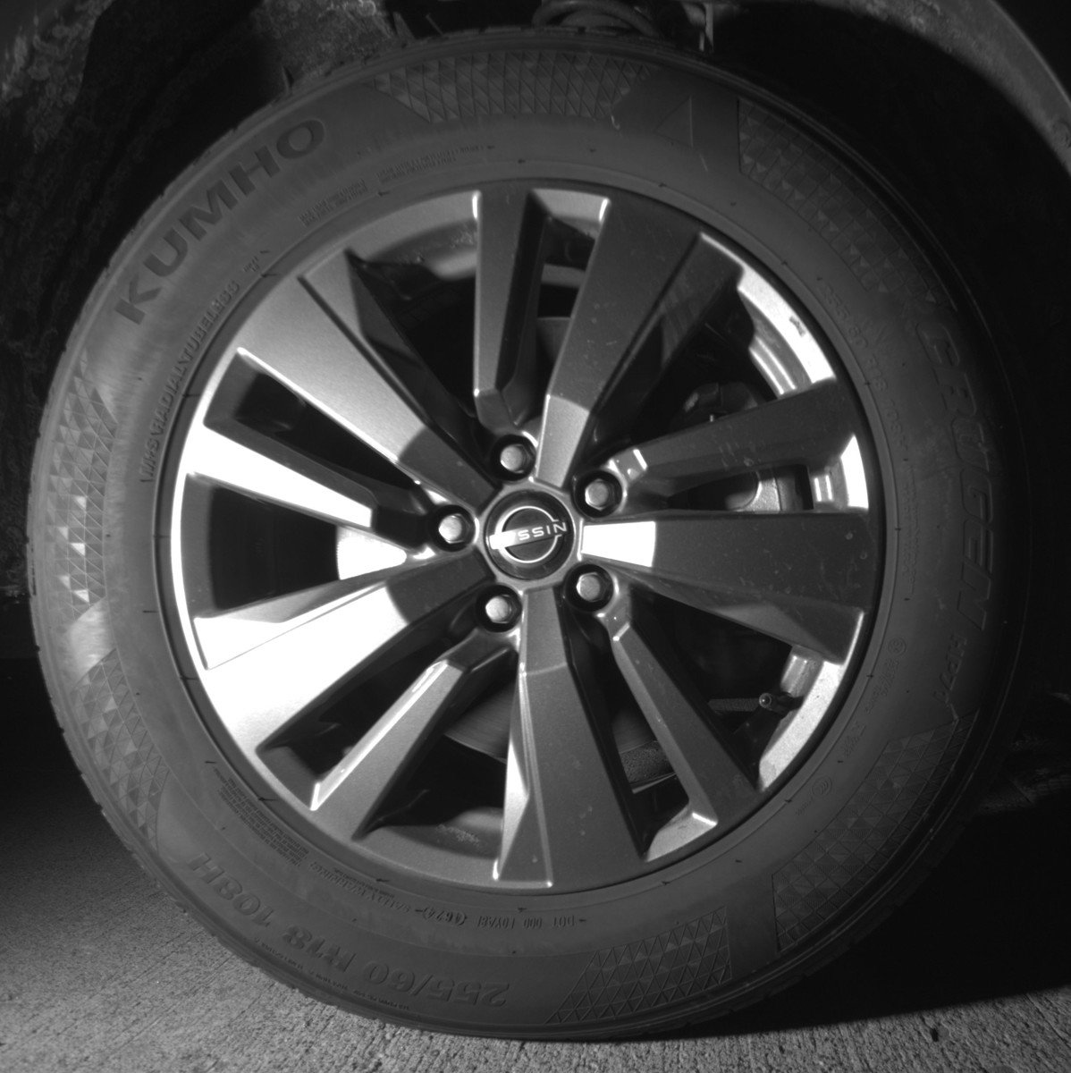 Used 2025 Nissan Pathfinder SV image 13