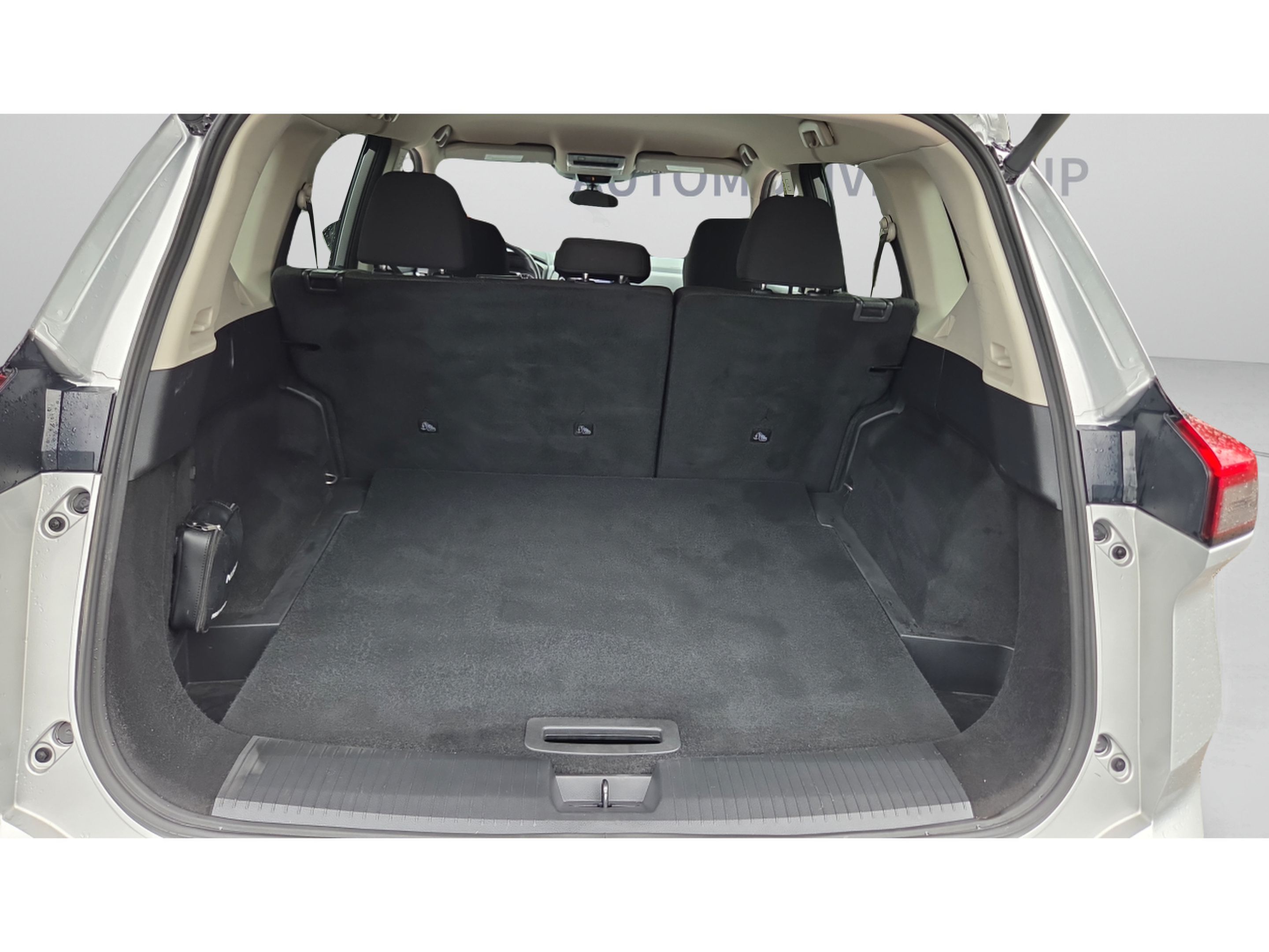 Used 2025 Nissan Rogue SV FWD image 14