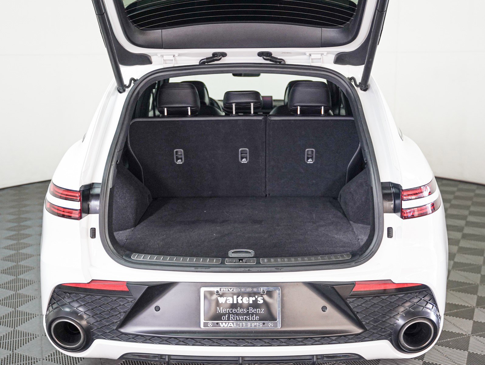 Used 2022 Genesis GV70 3.5T Sport w/ Sport Prestige Package image 8