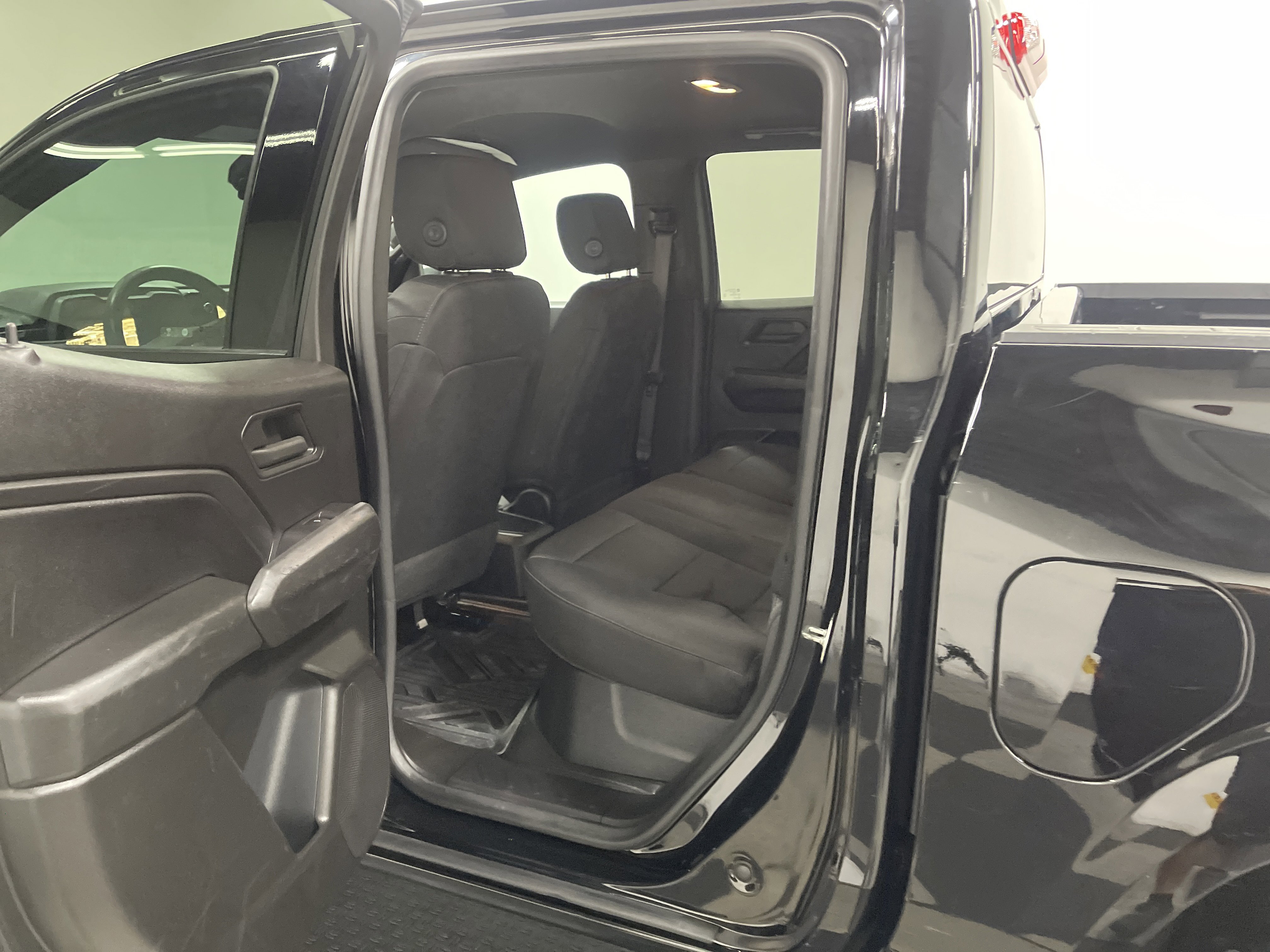 Used 2023 Chevrolet Colorado W/T RWD image 13