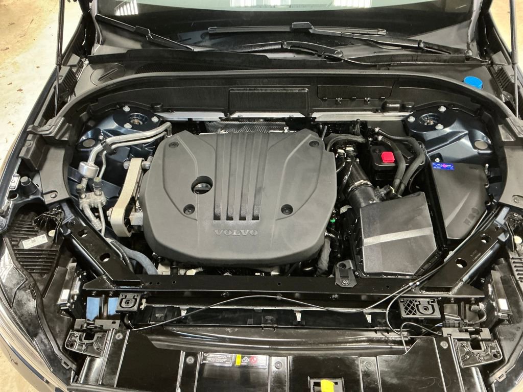 Used 2023 Volvo XC60 B5 Plus w/ Climate Package image 4