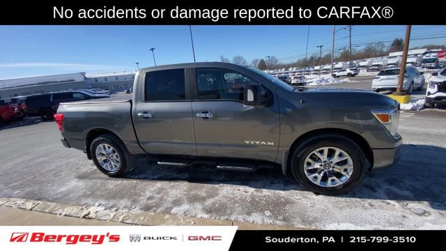 Used 2021 Nissan Titan SV w/ SV Convenience Package image 2