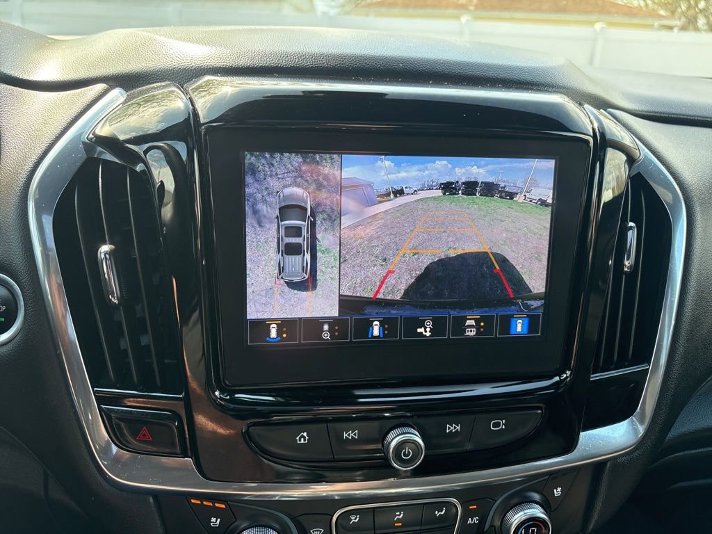 Used 2023 Chevrolet Traverse High Country image 24