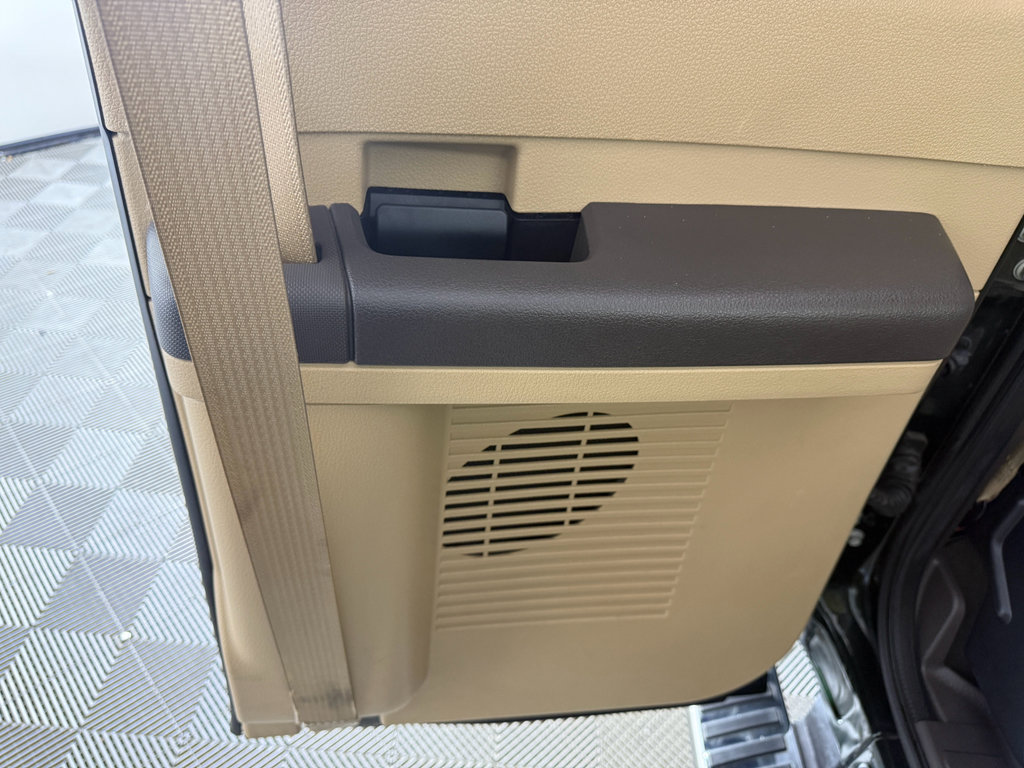 Used 2014 Ford F250 XLT w/ XLT Premium Package image 16