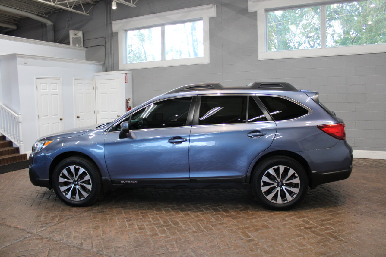 Used 2017 Subaru Outback 2.5i Limited image 4