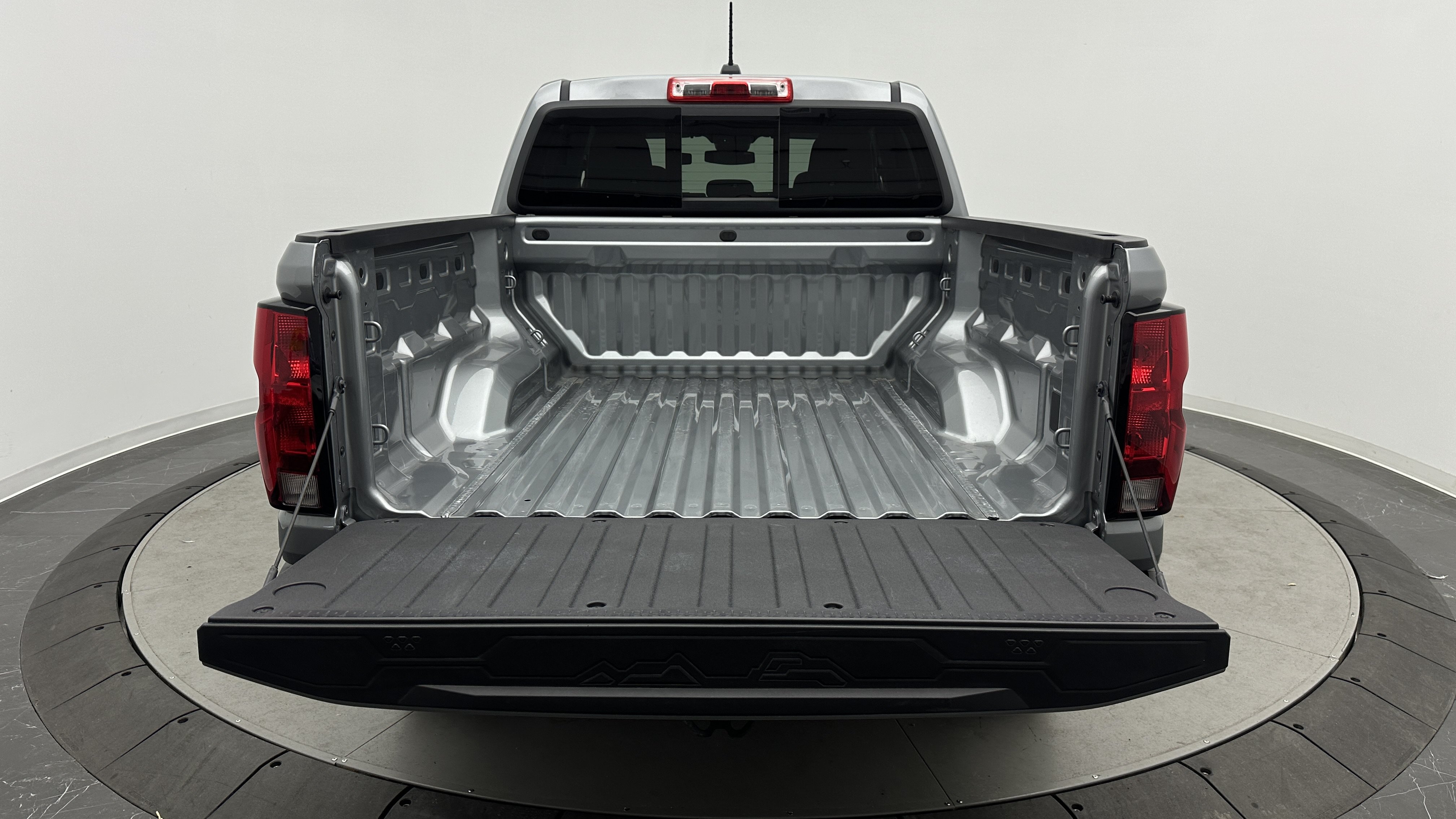 Used 2026 Chevrolet Colorado W/T RWD image 30