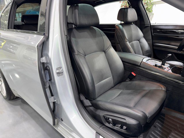 Used 2015 BMW 750Li xDrive w/ M Sport Edition AWD/4WD image 58