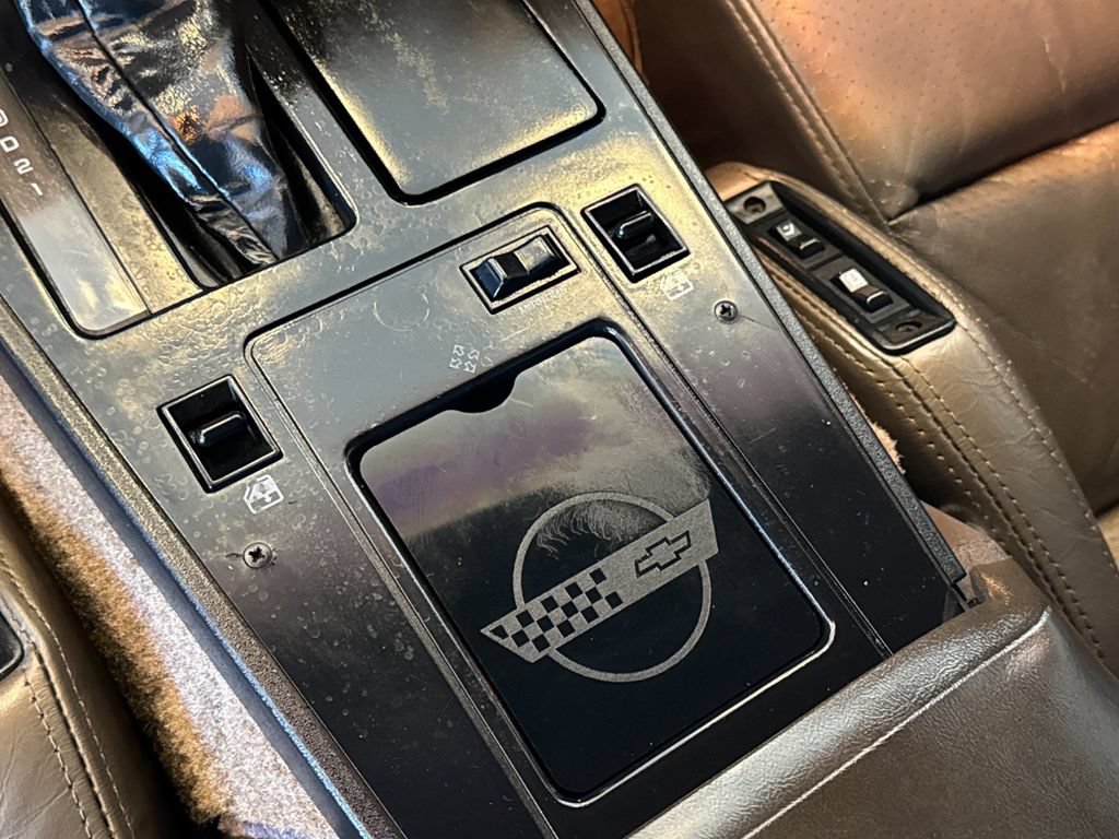 Used 1987 Chevrolet Corvette Coupe RWD image 28