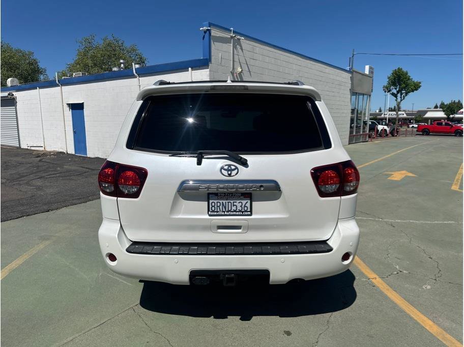 Used 2019 Toyota Sequoia Platinum AWD/4WD image 7