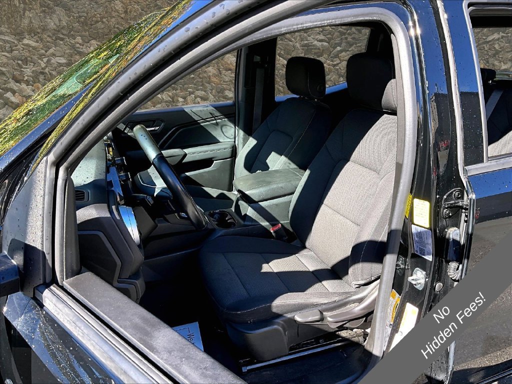 Used 2023 Chevrolet Colorado LT w/ LT Convenience Package AWD/4WD image 22
