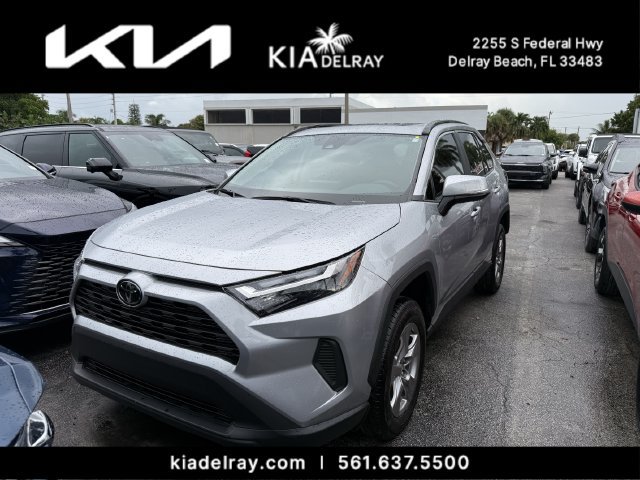 Used 2025 Toyota RAV4 XLE w/ Convenience Package FWD image 4