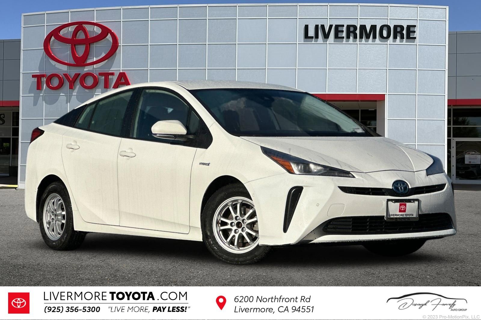 Certified 2022 Toyota Prius LE image 1