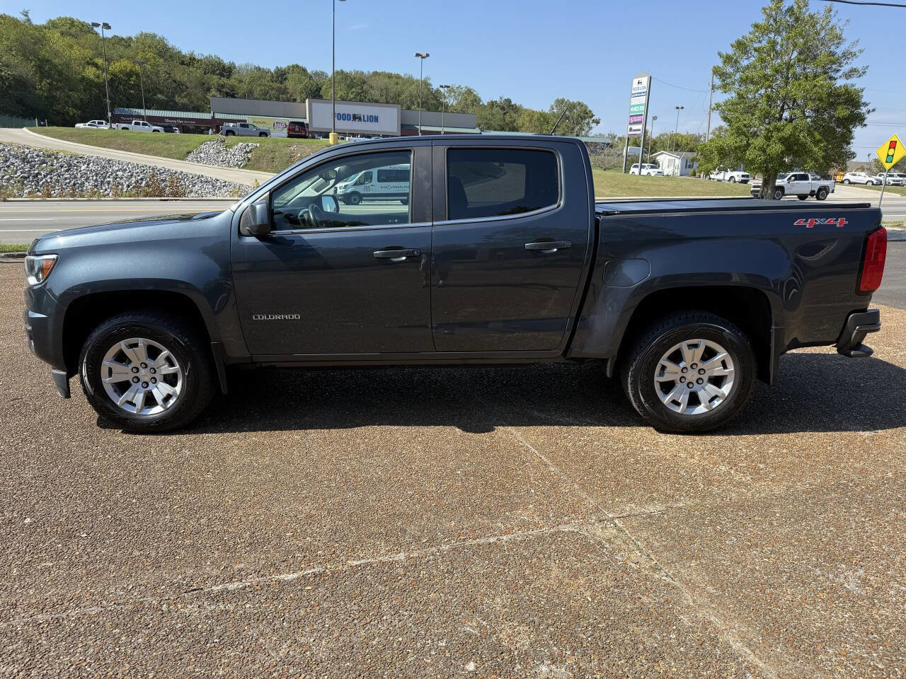 Used 2019 Chevrolet Colorado LT w/ Safety Package image 8