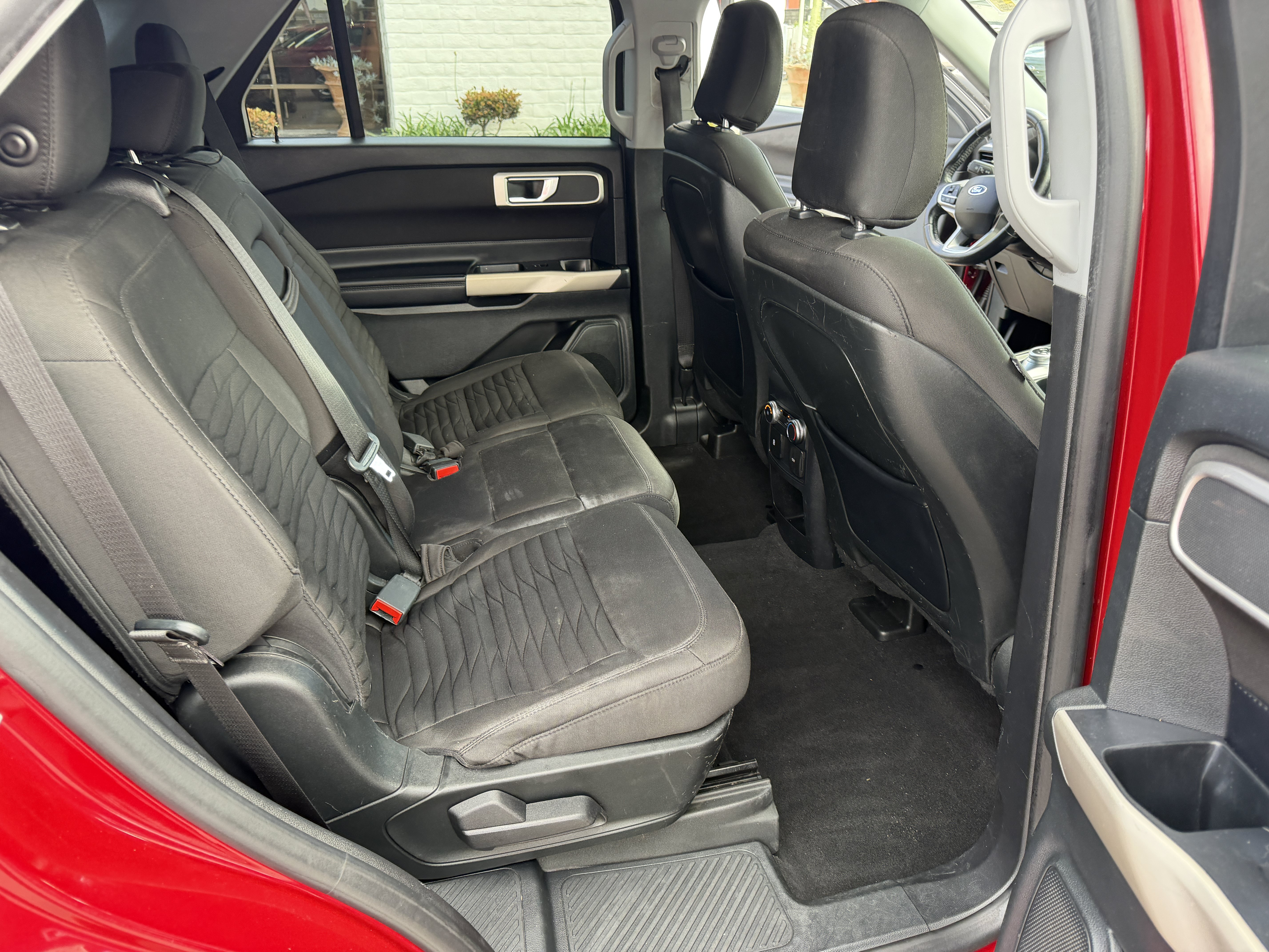 Used 2020 Ford Explorer XLT RWD image 15