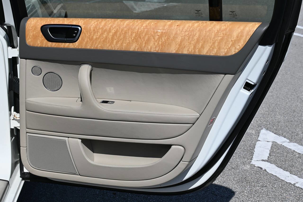 Used 2012 Bentley Flying Spur Flying Spur image 25