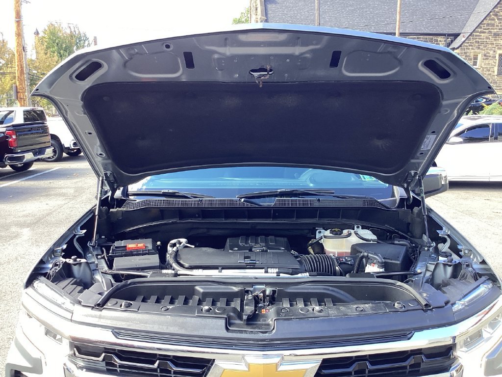 Used 2024 Chevrolet Silverado 1500 LT AWD/4WD image 18