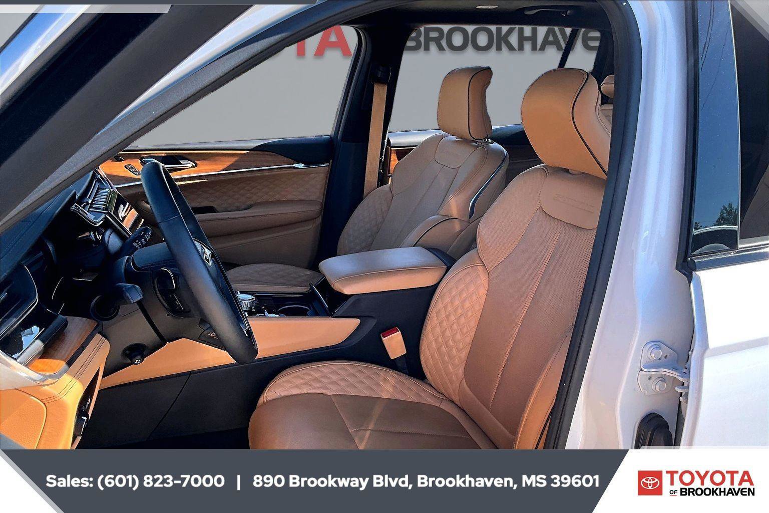 Used 2025 Jeep Grand Cherokee L Summit AWD/4WD image 20
