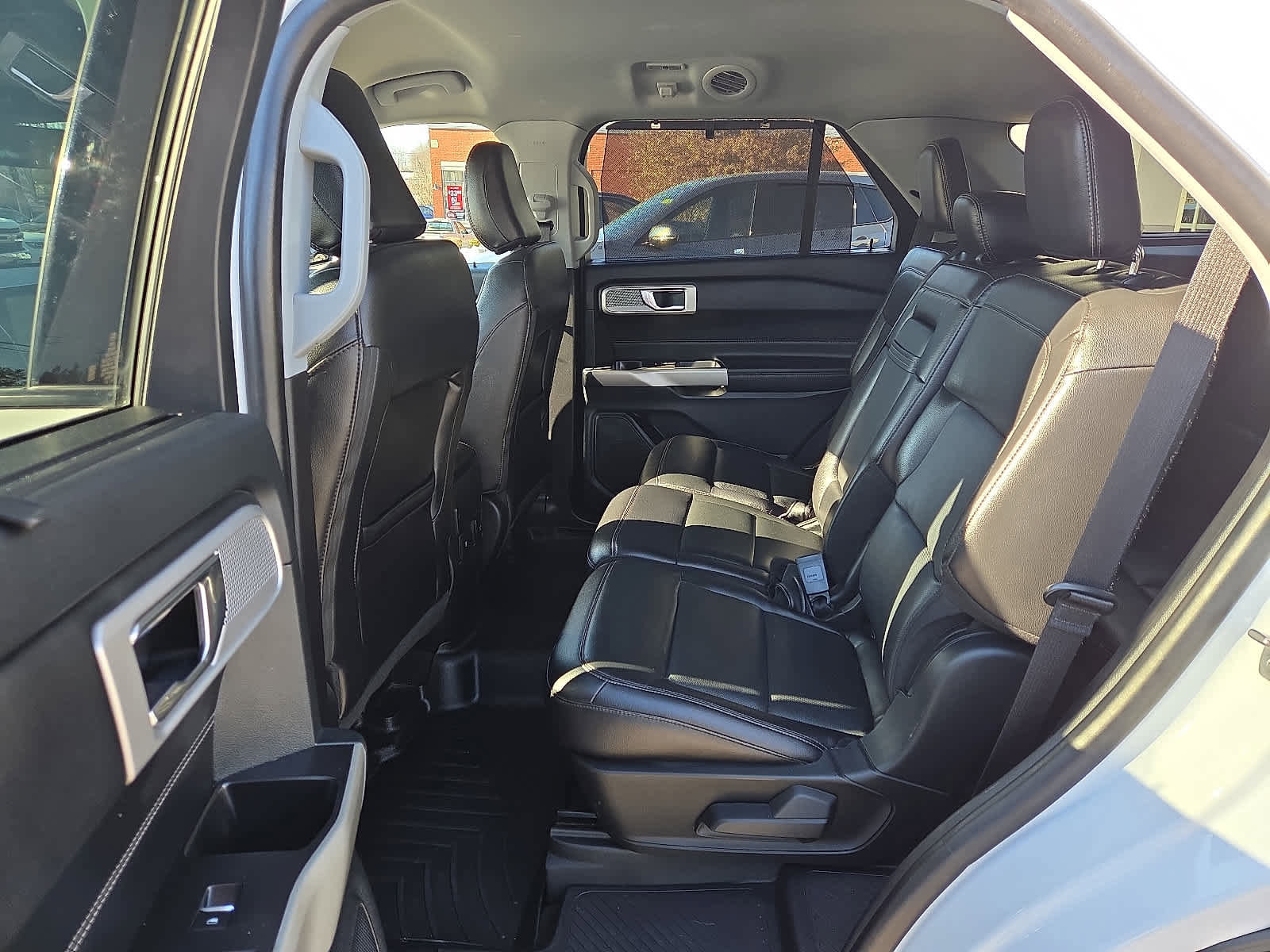 Used 2022 Ford Explorer Limited w/ Equipment Group 301A image 12