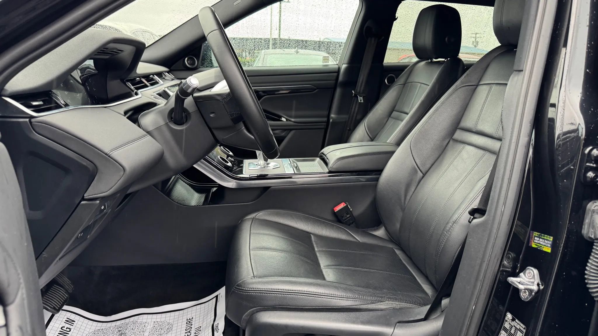 Used 2020 Land Rover Range Rover Evoque SE image 33