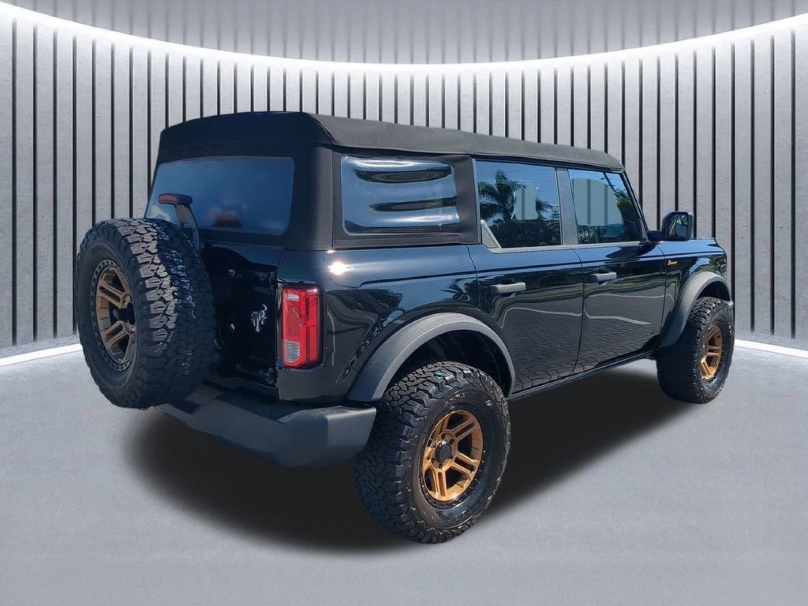 Used 2021 Ford Bronco 4-Door AWD/4WD image 4