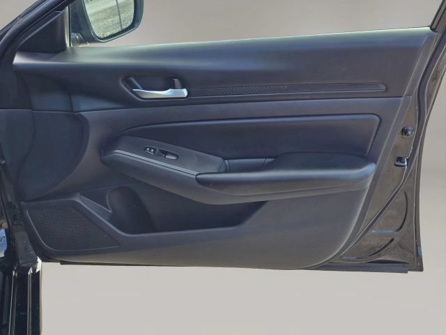 Used 2022 Nissan Altima 2.5 S FWD image 16