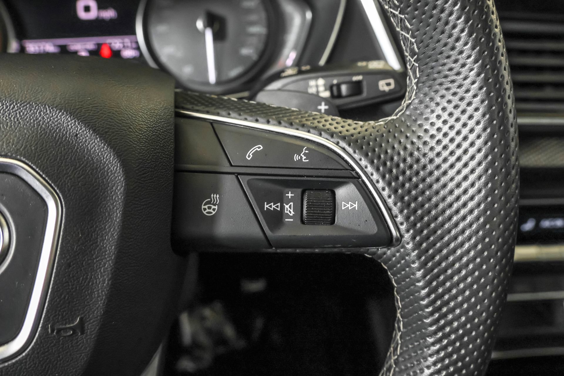 Used 2023 Audi SQ5 Premium w/ Convenience Package image 30