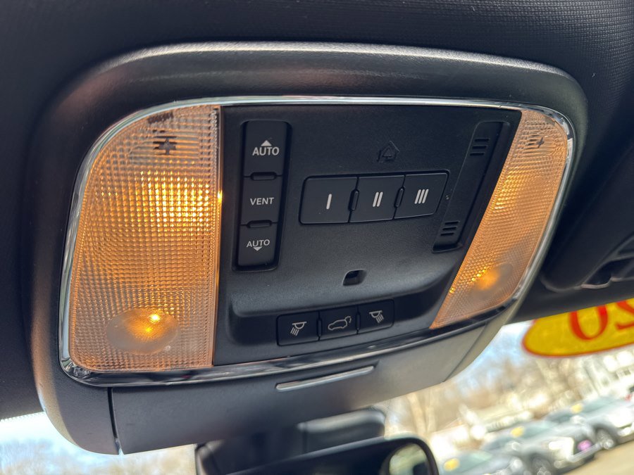 Used 2020 Dodge Durango R/T w/ Technology Group image 35