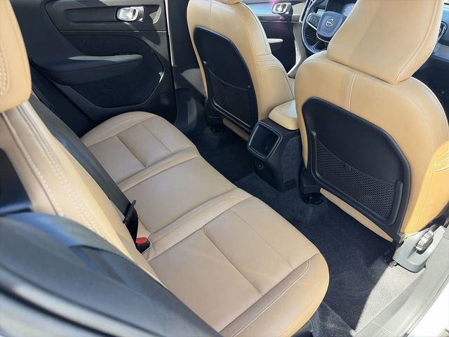 Used 2020 Volvo XC40 T5 Momentum w/ Protection Package Premier AWD/4WD image 16